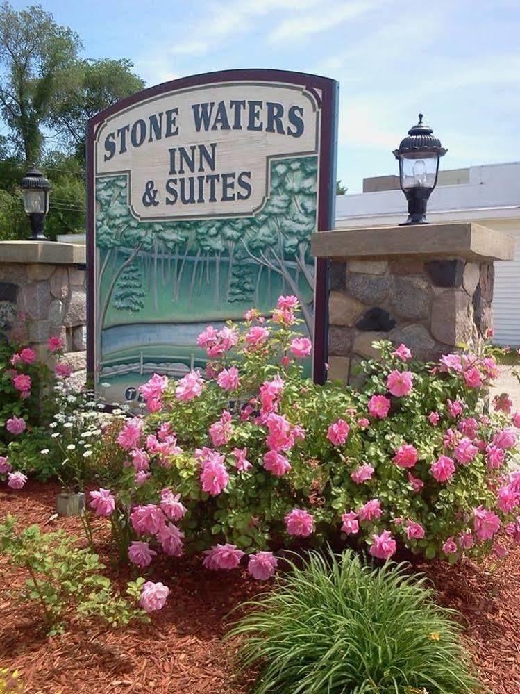 Stone Waters Inn Bellaire Exterior photo